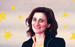 Portraitimage from researcher Silvia Miksch smiling and a graphic with yellow stars in the background.