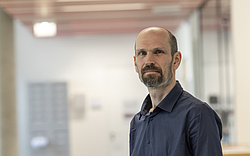 TU Graz professor and researcher Robert Legenstein.